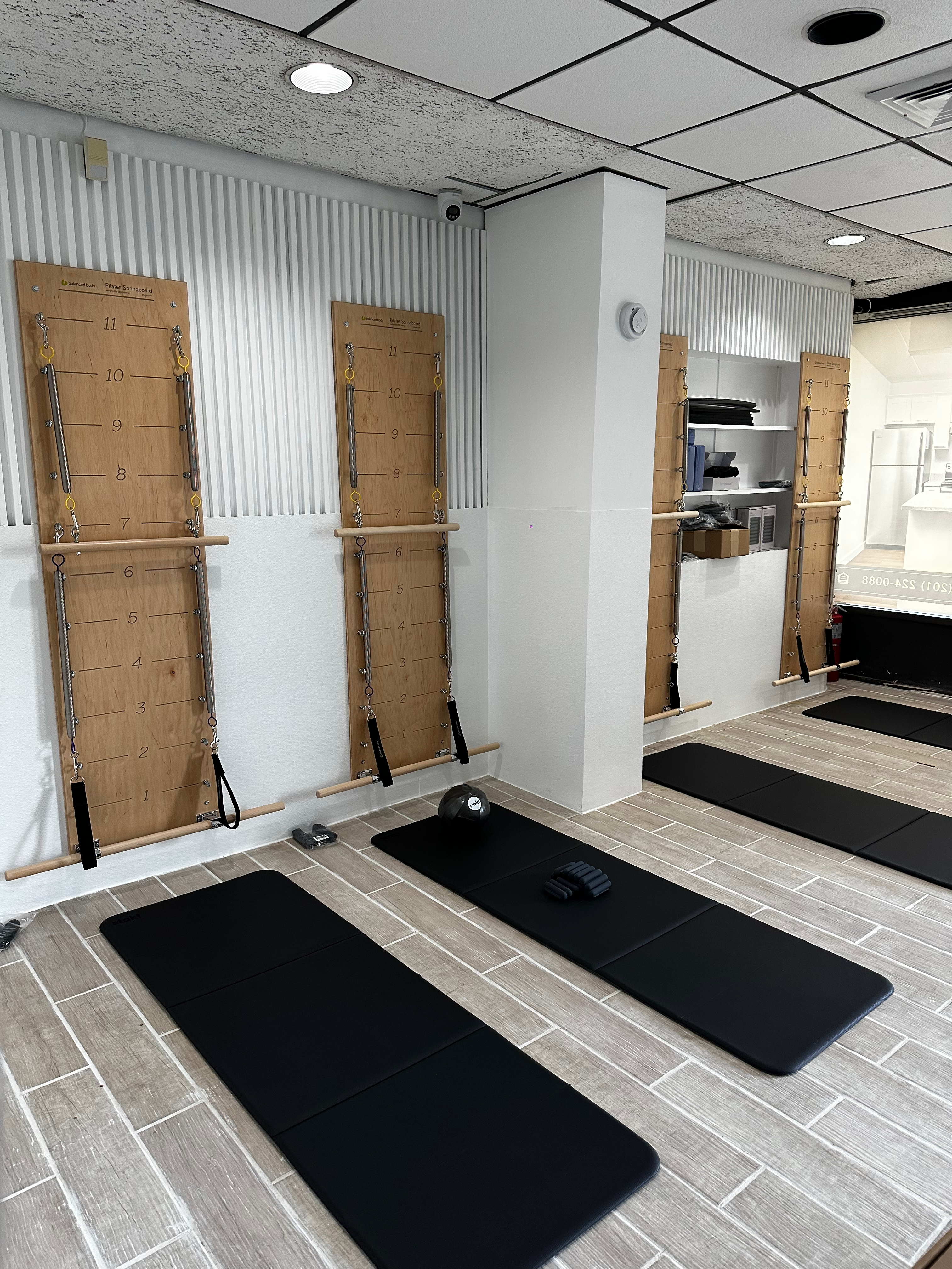 Mat Flow Pilates class